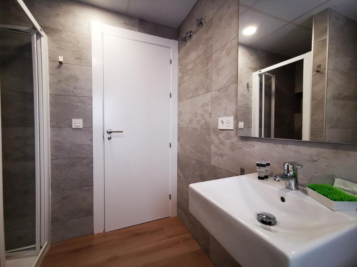 Imeda Reyes Catolicos Lägenhet Granada Exteriör bild